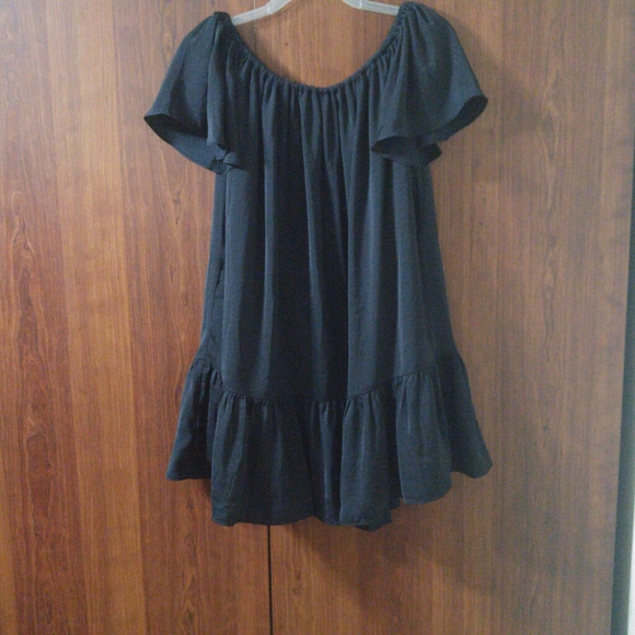 Banana Republic Dresses & Skirts - BANANA REPUBLIC OFF THE SHOULDER MINI DRESS XSP